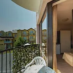 Vista виста ゲストハウス 4*