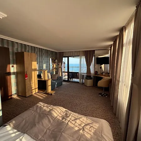 Vista виста ゲストハウス 4*
